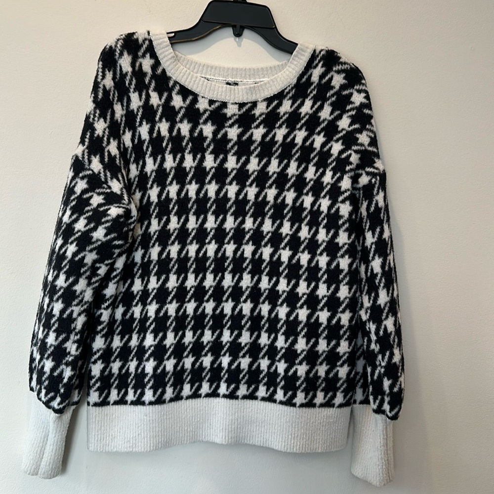 Loft Sweater - Picture 4 of 4